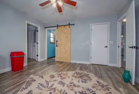 Entry Way - 4786 Keller Rd, Iuka, IL 62849 photo 2 of 2