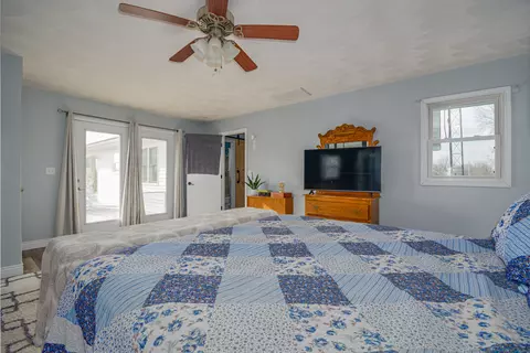 Bedroom - 4786 Keller Rd, Iuka, IL 62849 photo 3 of 6