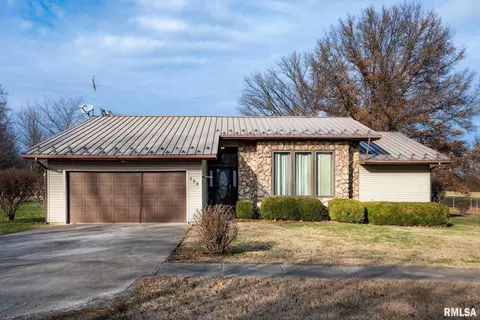 708 Pawnee St, Du Quoin, IL 62832