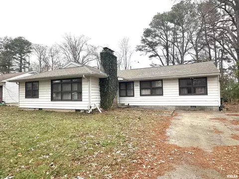 1206 W Chautauqua St, Carbondale, IL 62901