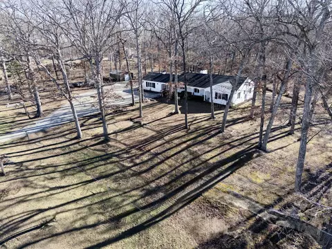 3831 E State Hwy, Shumway, IL 62461