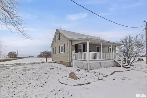 Exterior - 7302 Hoffman Rd, Centralia, IL 62801 photo 2 of 5
