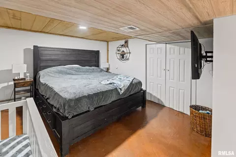 Bedroom - 7302 Hoffman Rd, Centralia, IL 62801 photo 5 of 6