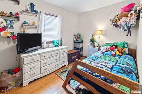 Bedroom - 7302 Hoffman Rd, Centralia, IL 62801 photo 2 of 6
