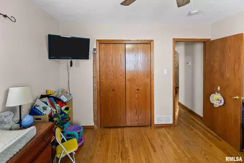 Other - 7302 Hoffman Rd, Centralia, IL 62801 photo 7 of 14