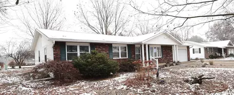 334 Northwood Ln, Salem, IL 62881