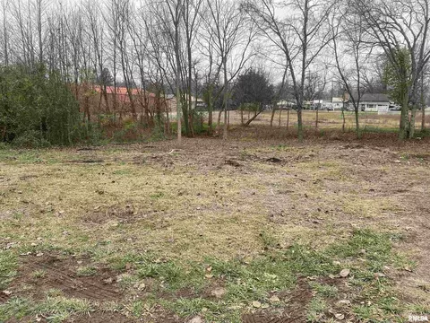 205 N Stuyvesant St, Benton, IL 62812