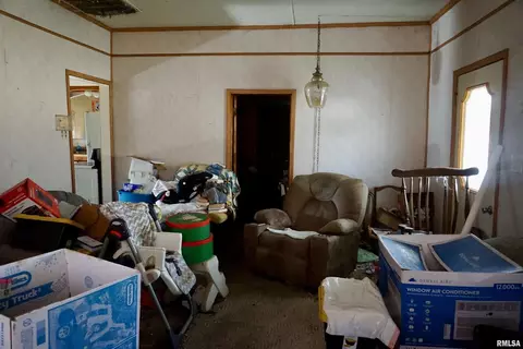Living - 205 9th St, Colp, IL 62921 photo 1 of 1