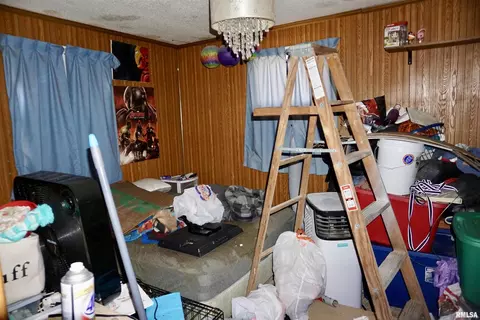 Bedroom - 205 9th St, Colp, IL 62921 photo 2 of 3