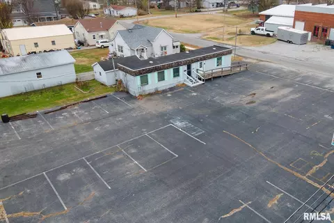 401 S Logan St, West Frankfort, IL 62896