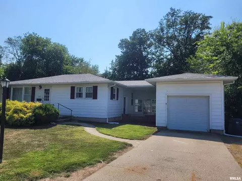 601 Nora Ln, Mount Vernon, IL 62864