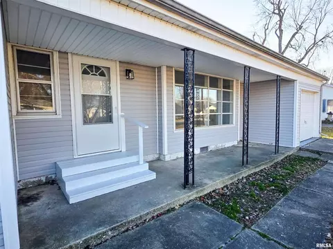 Exterior - 110 Hickory St, Flora, IL 62839 photo 12 of 13