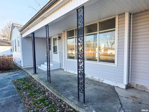 Exterior - 110 Hickory St, Flora, IL 62839 photo 13 of 13