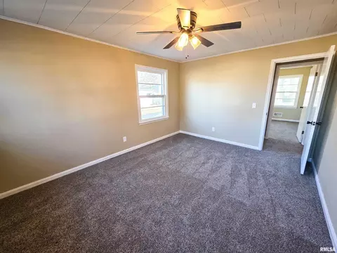 Bedroom - 110 Hickory St, Flora, IL 62839 photo 4 of 8