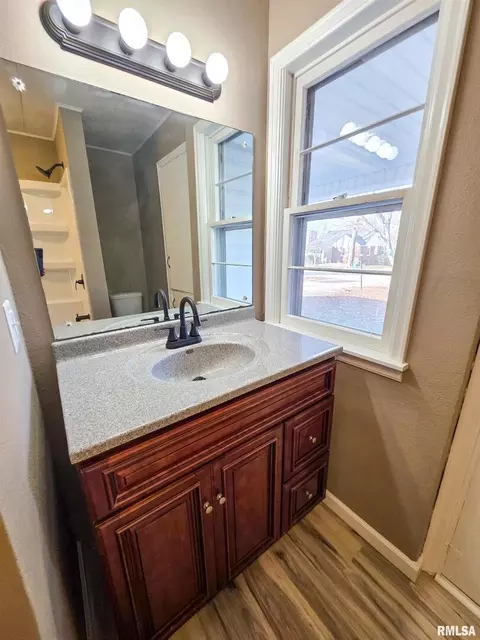 Bath - 110 Hickory St, Flora, IL 62839 photo 1 of 6