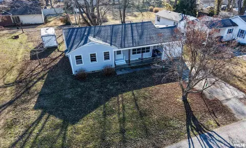 View/Area - 110 Hickory St, Flora, IL 62839 photo 4 of 4