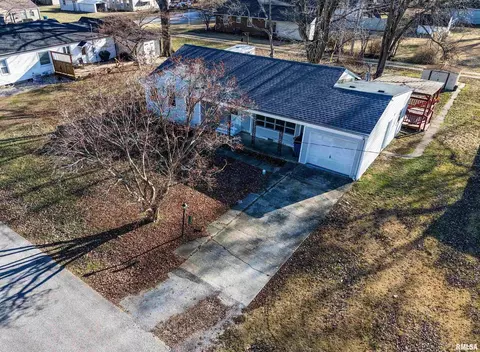 View/Area - 110 Hickory St, Flora, IL 62839 photo 2 of 4