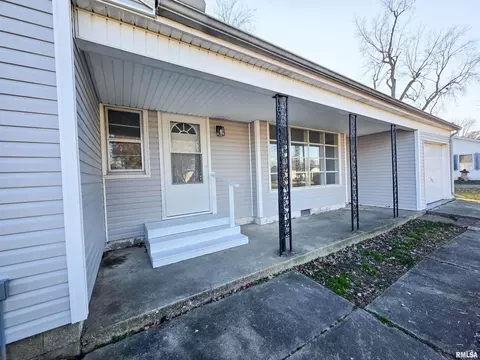 Exterior - 110 Hickory St, Flora, IL 62839 photo 1 of 13