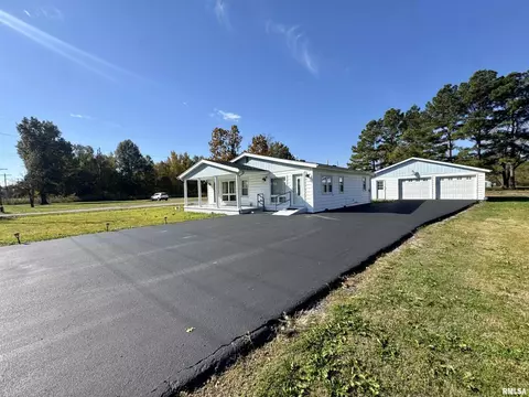 305 Railroad St, Tamms, IL 62988