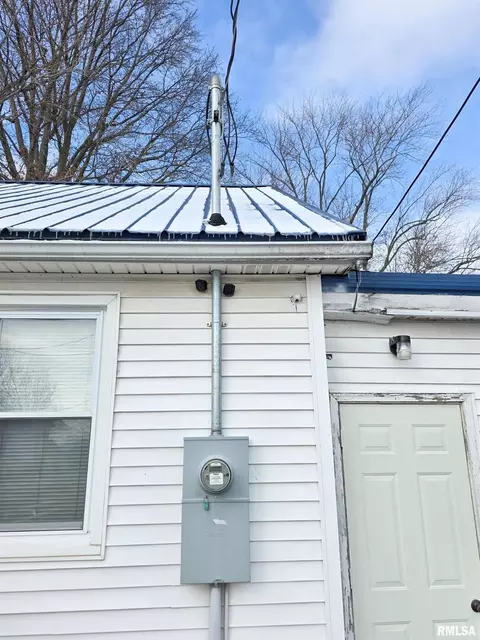 Other - 1037 E 3rd St, Flora, IL 62839 photo 13 of 19
