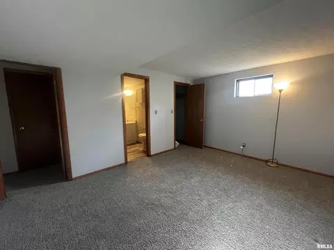 Bedroom - 314 E 8th St, Metropolis, IL 62960 photo 5 of 6