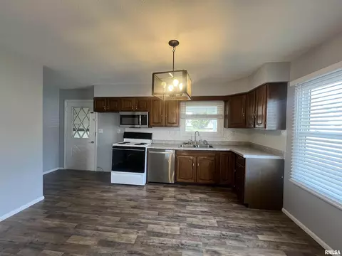 Kitchen - 314 E 8th St, Metropolis, IL 62960 photo 1 of 2