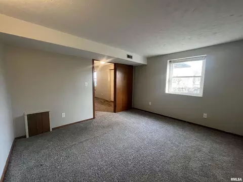 Bedroom - 314 E 8th St, Metropolis, IL 62960 photo 6 of 6