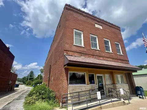 606 N Main St, Woodlawn, IL 62898