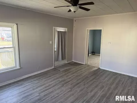 Living - 205 State St, Christopher, IL 62822 photo 1 of 2
