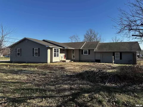 1102 Bailey Ln, Benton, IL 62812