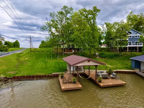 15981 Hillcrest Dr, Effingham, IL 62401