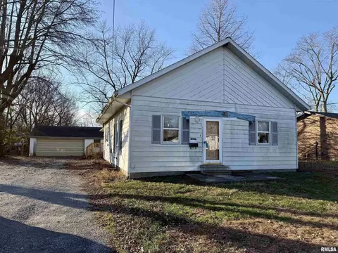 1605 W Copeland St, Marion, IL 62959
