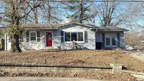 210 Apple Ln, Anna, IL 62906