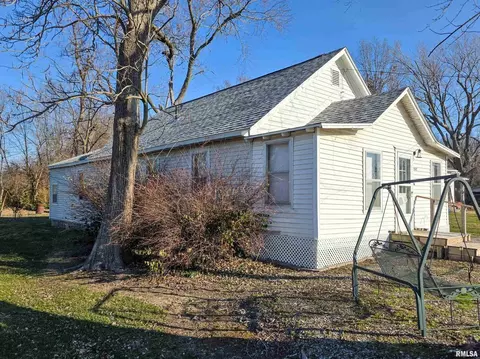 7847 Old Highway 50 W, Flora, IL 62839