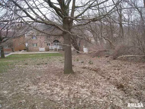 3705 35th St, Moline, IL 61265 photo 4