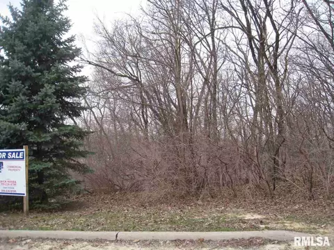 3705 35th St, Moline, IL 61265 photo 3