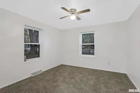 4700 39th St, Moline, IL 61265 photo 10