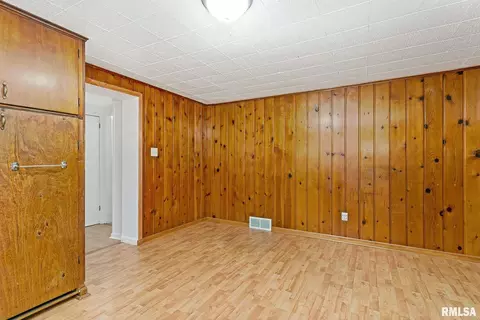 4700 39th St, Moline, IL 61265 photo 15