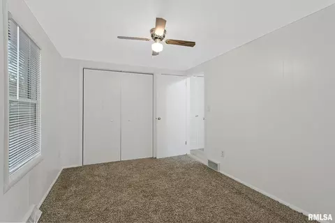 4700 39th St, Moline, IL 61265 photo 9