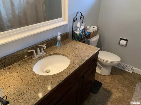 1532 1st St, Moline, IL 61265 photo 26