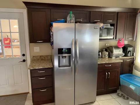 1532 1st St, Moline, IL 61265 photo 5