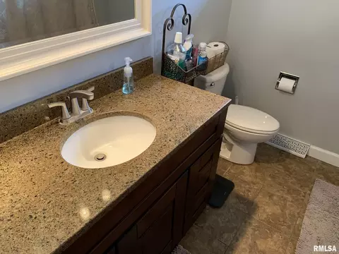 1532 1st St, Moline, IL 61265 photo 27