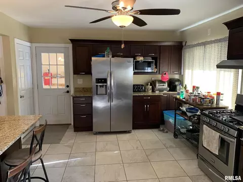 1532 1st St, Moline, IL 61265 photo 6