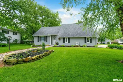 133 Hillside Dr, Park View, IA 52748 photo 2