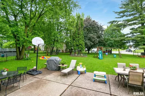 133 Hillside Dr, Park View, IA 52748 photo 8