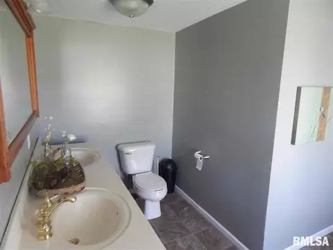 912 SW 4th St, Aledo, IL 61231 photo 8