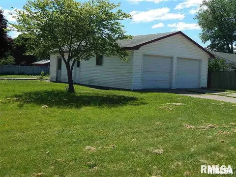 912 SW 4th St, Aledo, IL 61231 photo 2