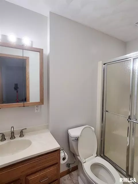 1100 15th St, Silvis, IL 61282 photo 9