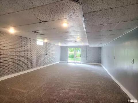 1100 15th St, Silvis, IL 61282 photo 11