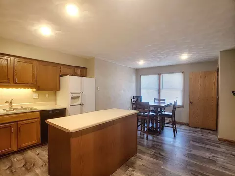 1100 15th St, Silvis, IL 61282 photo 5